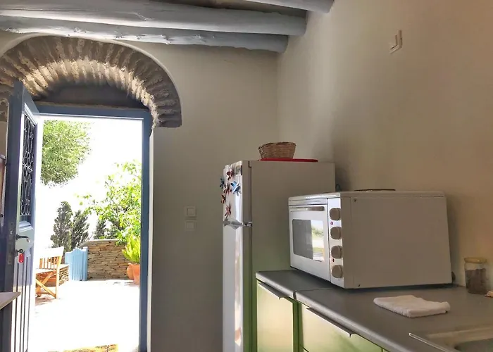 The Walnut Tree - Cycladic Getaway By Explore Andros